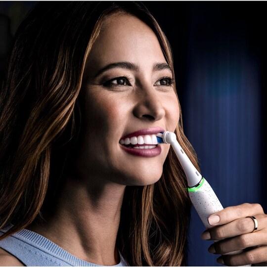 Oral-B iO 10 elektrisk tandbørste 435624 (hvid) | Elgiganten