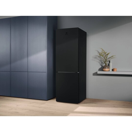 Electrolux Køl/frys kombination LNT7ME32M2