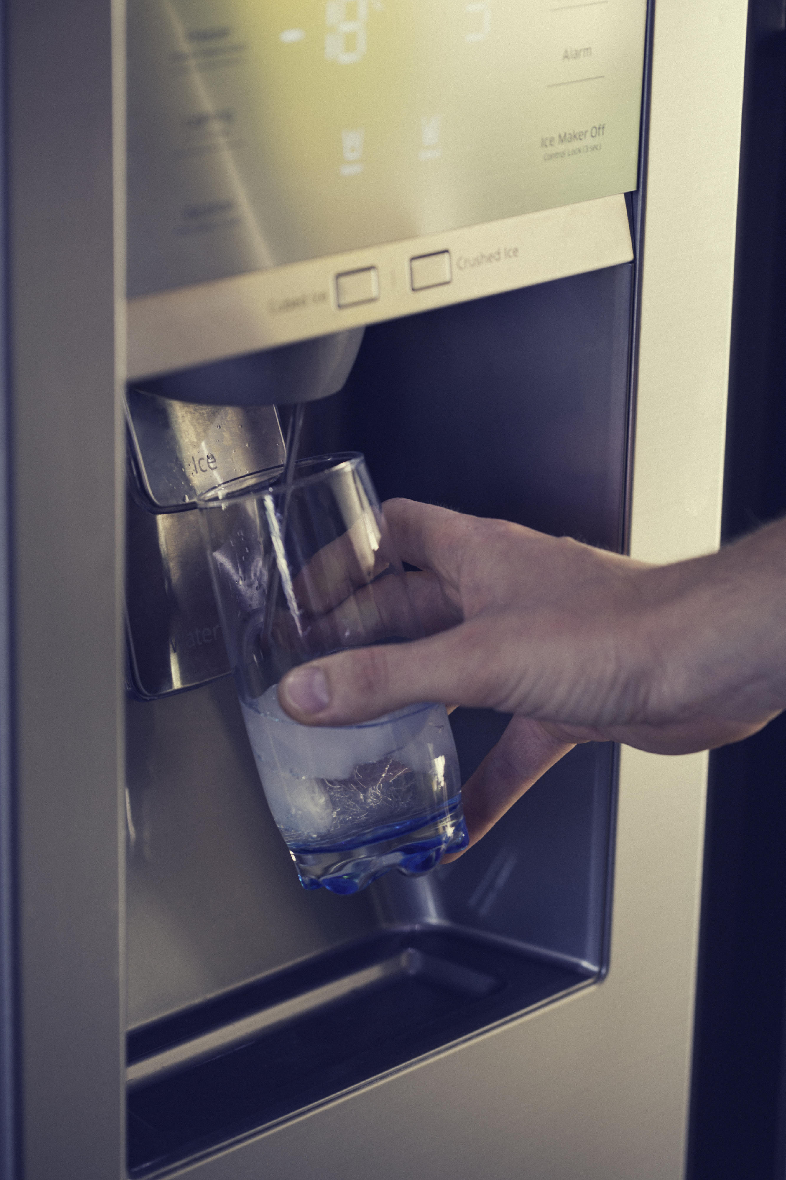 Køleskabe med vanddispenser | Elgiganten