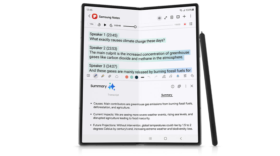 Samsung Notes-appen på skærmen på en udfoldet Galaxy Z Fold6 og en S Pen