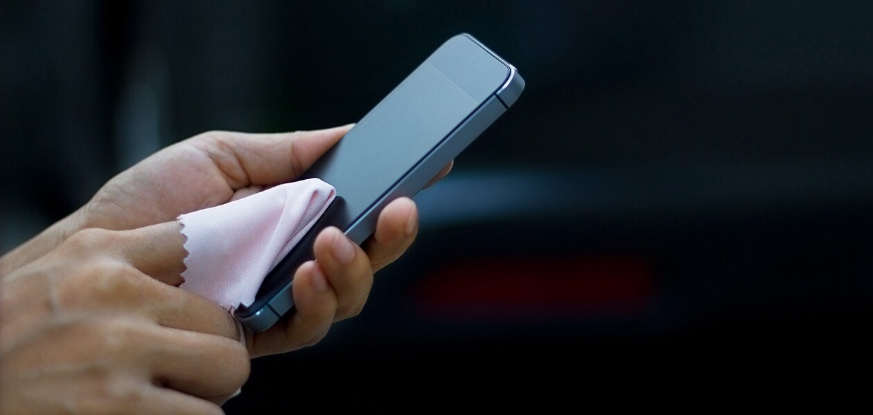 Hvor ofte renser du skærmen på din mobil? | Elgiganten