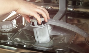 Hvorfor bipper min opvaskemaskine, og hvordan ordner jeg det? | Elgiganten
