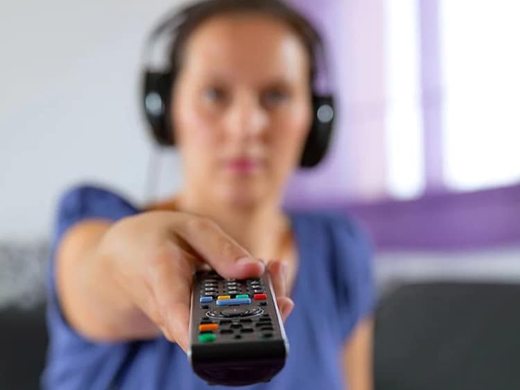 Guide til trådløse hovedtelefoner til TV | Elgiganten