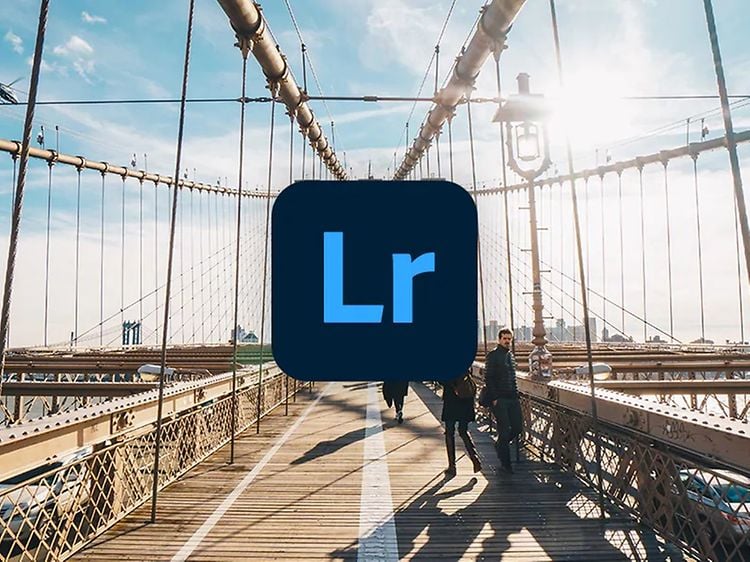 Adobe Lightroom-logo over et billede af Brooklyn broen