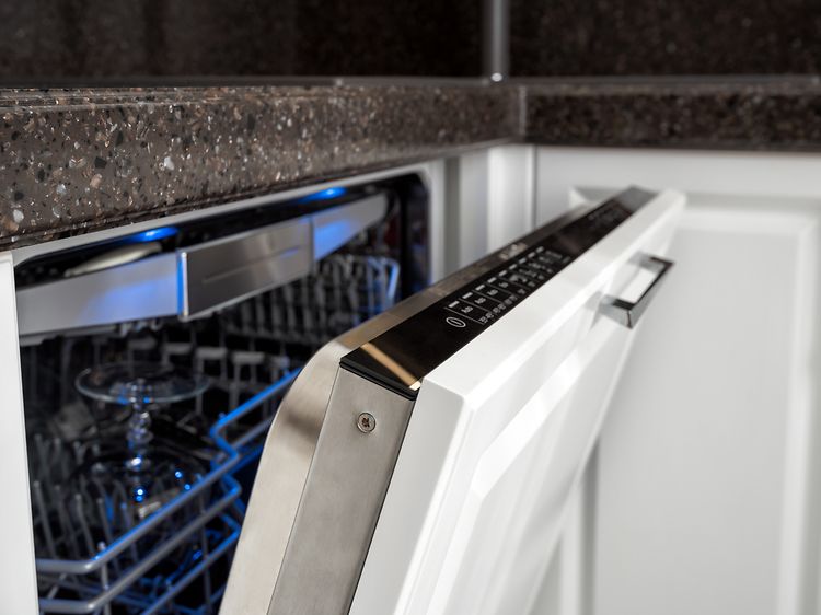 Opvaskemaskine med indvendigt lys | Elgiganten