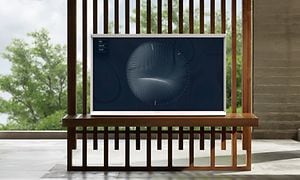 Samsung-TV-The Serif med ambient mode på 