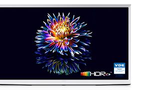 Samsung-TV-The Serif med farverige blomster