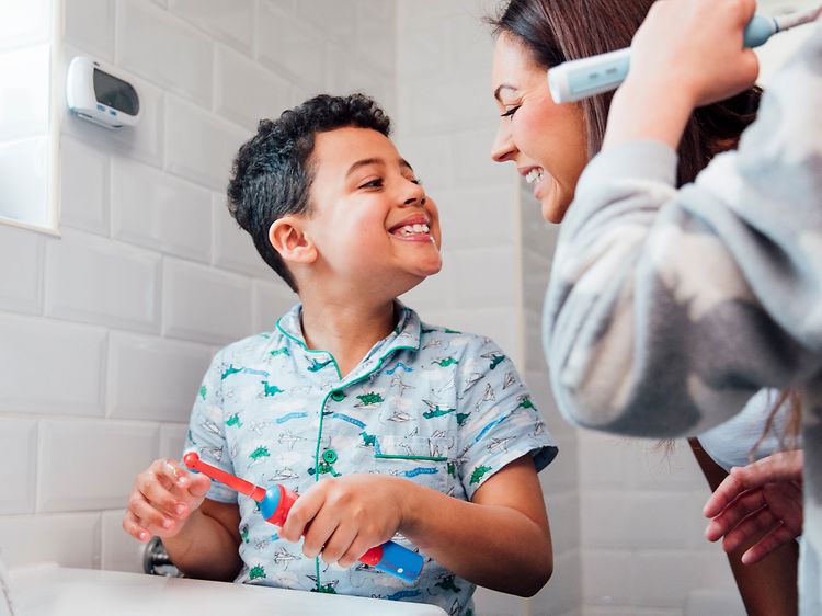 Guide: Find den rigtige elektriske tandbørste til dit barn | Elgiganten