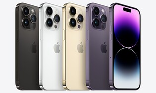 Produktbillede af fem forskellige farver af iPhones på række