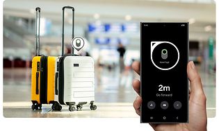 Samsung SmartTag2 Bluetooth tracker på en cykel og håndholdt smartphone med app til at lokalisere trackeren