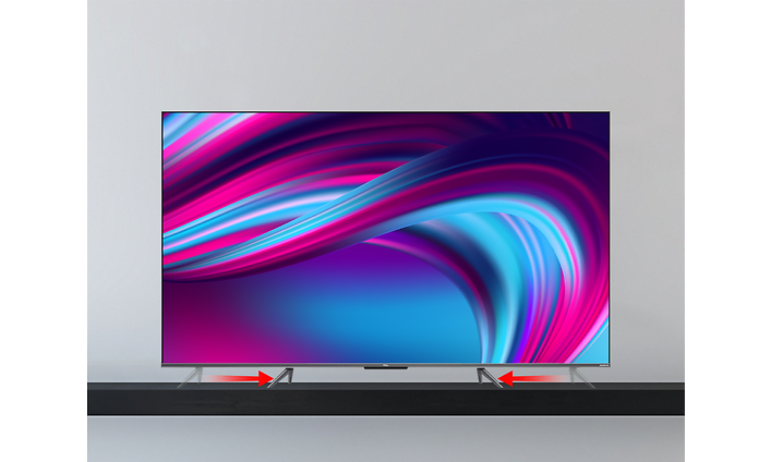 TV'et TCL QLED780: Elegant justerbar dobbelt stativposition